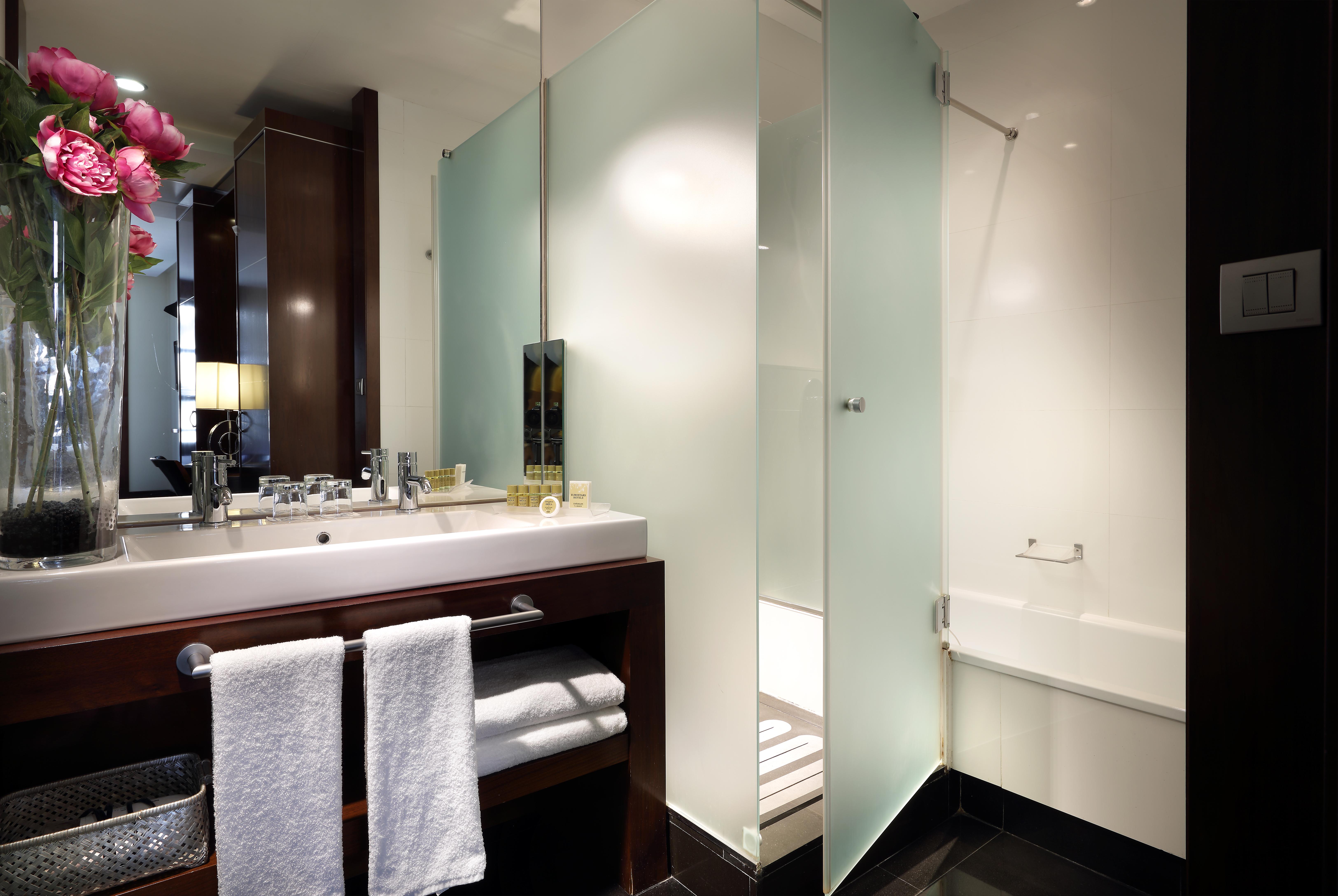 Eurostars Gran Via Hotel Granada Luaran gambar Bathroom