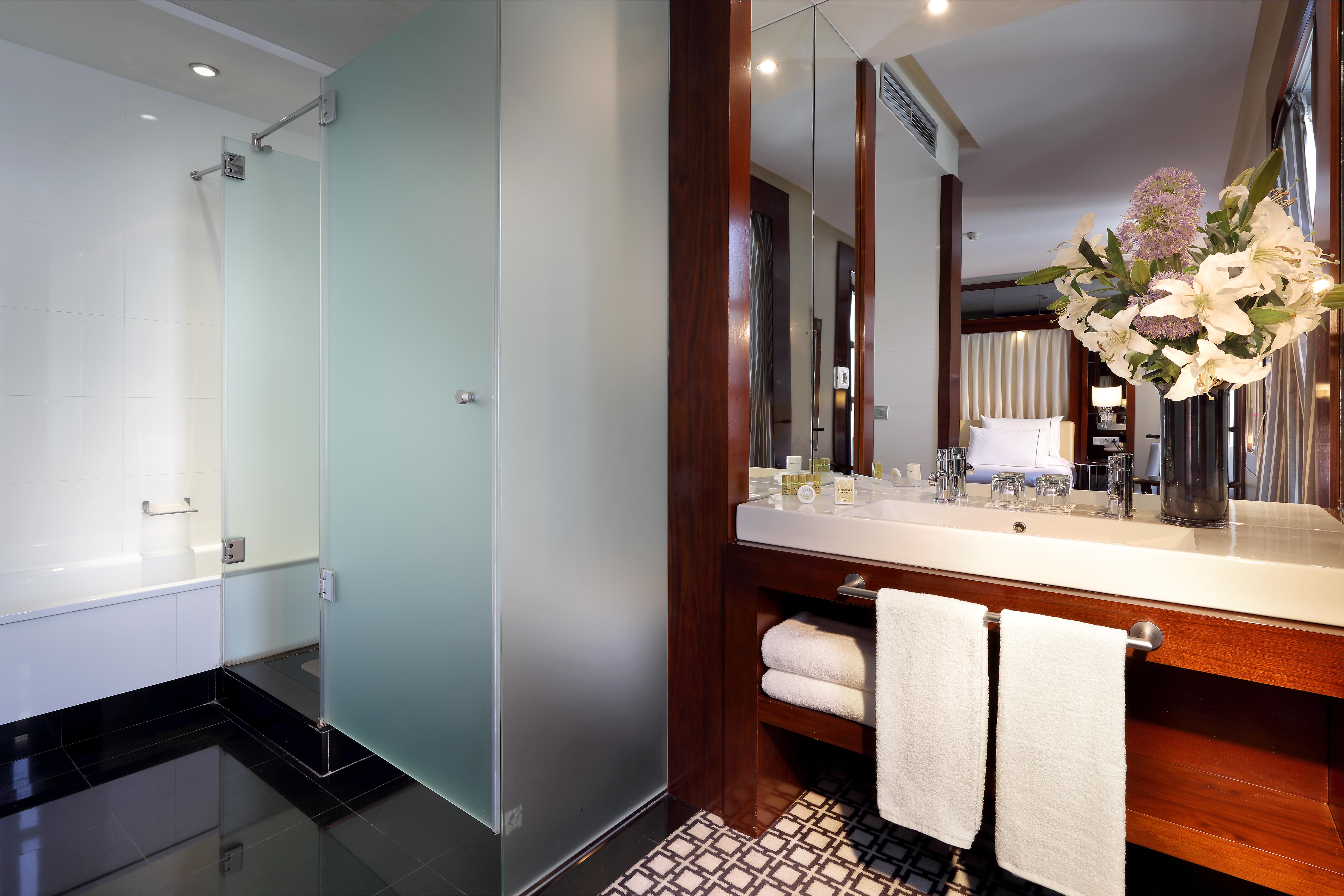 Eurostars Gran Via Hotel Granada Luaran gambar Bathroom
