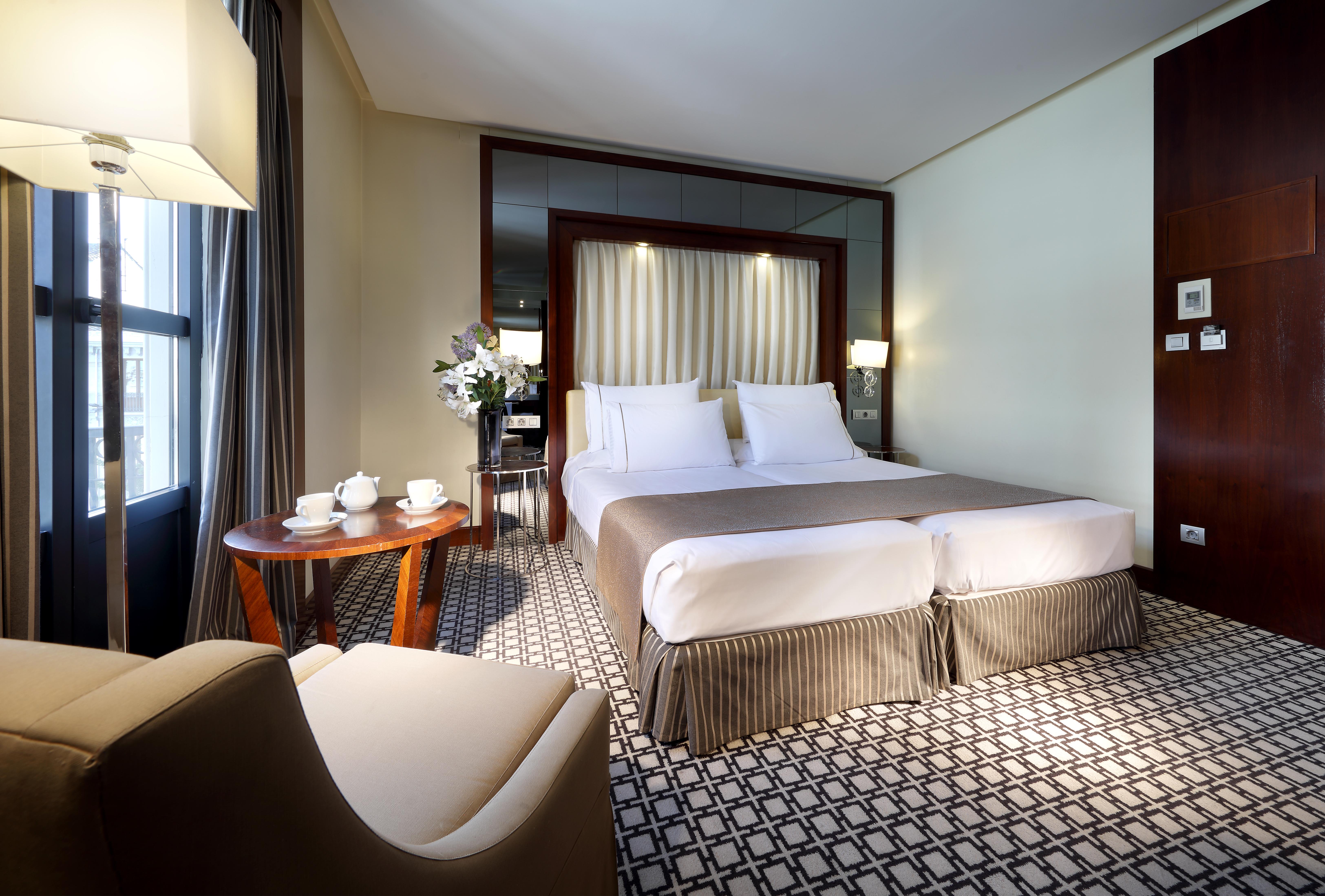 Eurostars Gran Via Hotel Granada Luaran gambar A room at the hotel