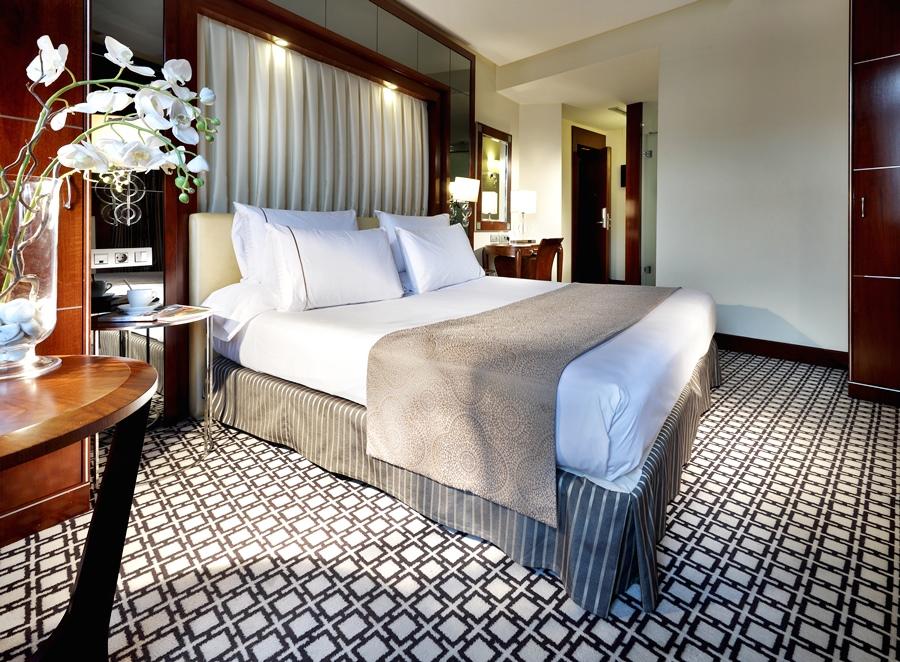 Eurostars Gran Via Hotel Granada Luaran gambar A room at the InterContinental Paris Le Grand