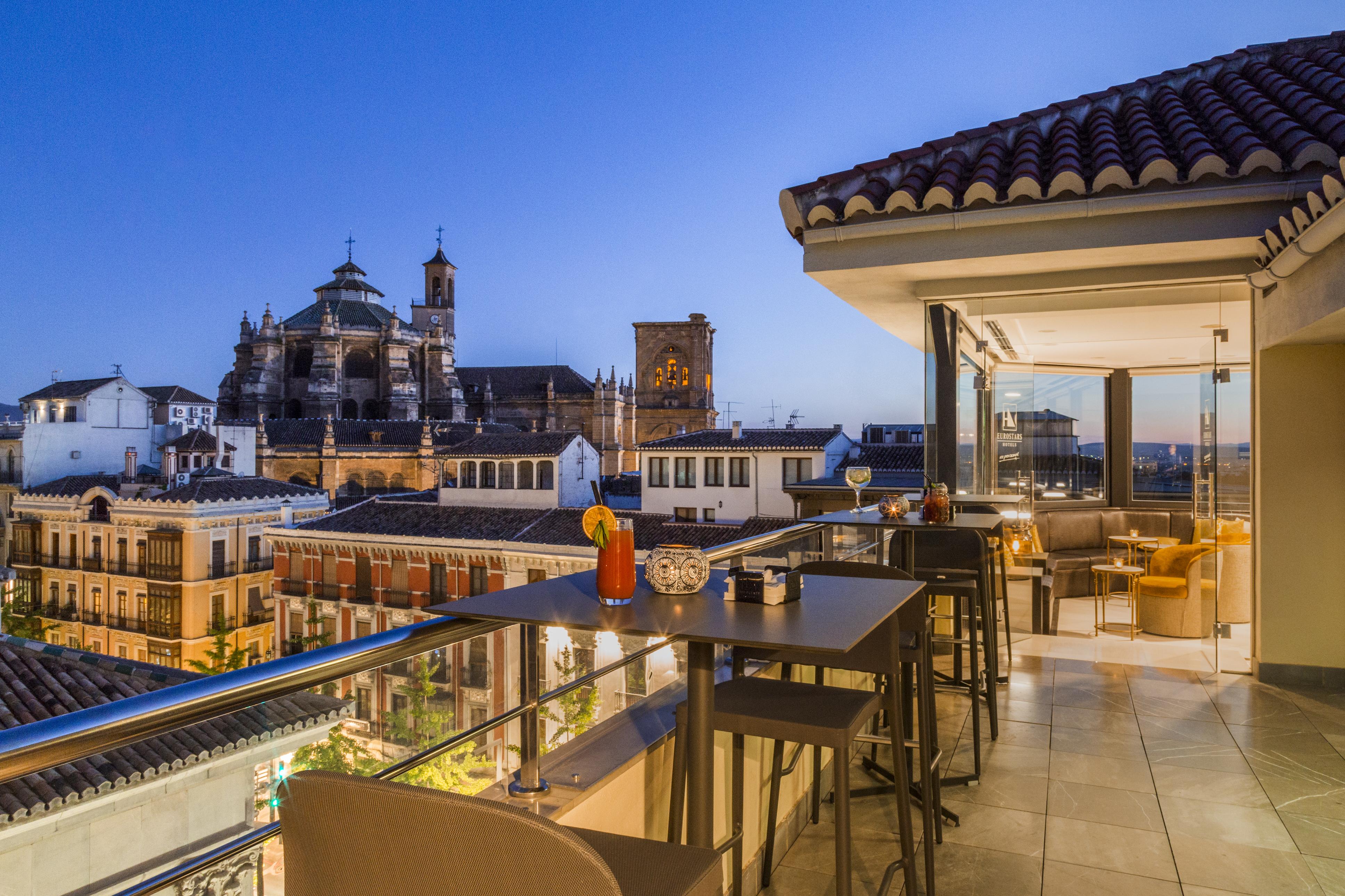 Eurostars Gran Via Hotel Granada Luaran gambar The hotel's rooftop bar