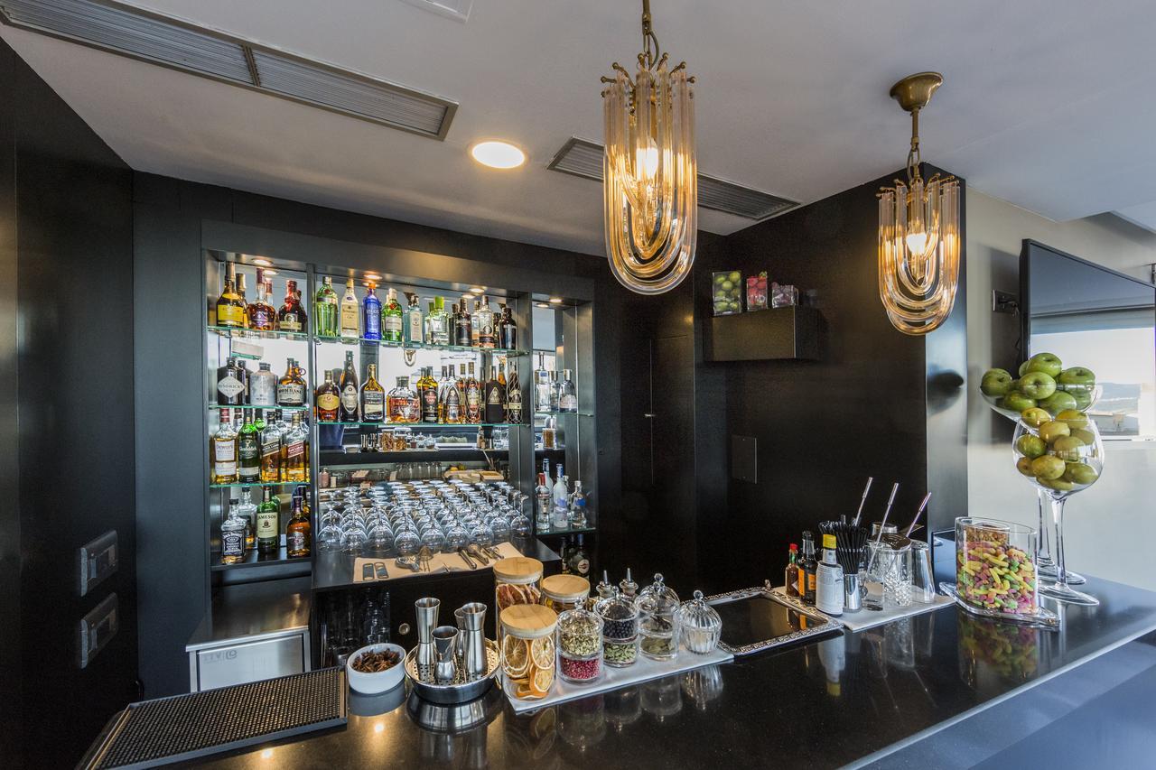 Eurostars Gran Via Hotel Granada Luaran gambar The bar at the 1905 Restaurant